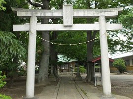 写真画像：神社の鳥居