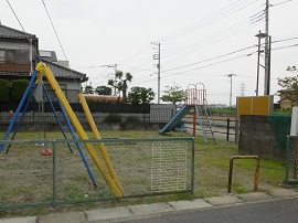 写真画像：公園のフェンス